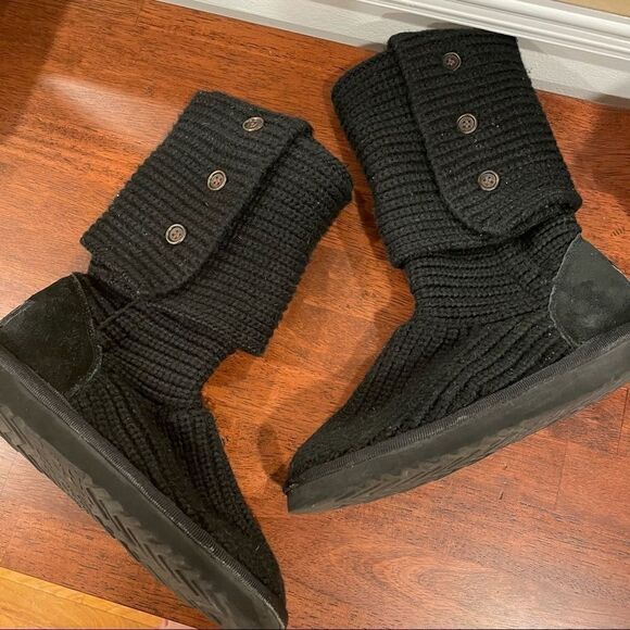 UGG CLASSIC CARDY KNIT BUTTON BLACK BOOTS SZ 6 - Picture 2 of 8